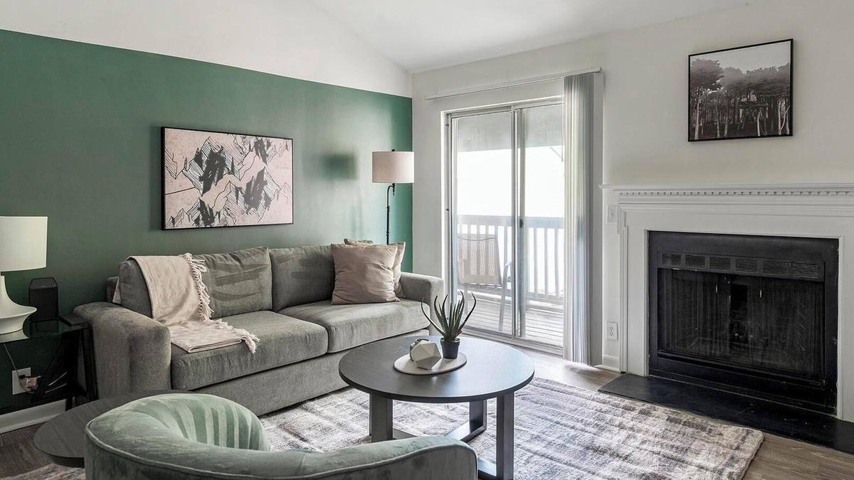 Green Hills Apartment | Landing | Stunning 1BD, Courtyard, Gym