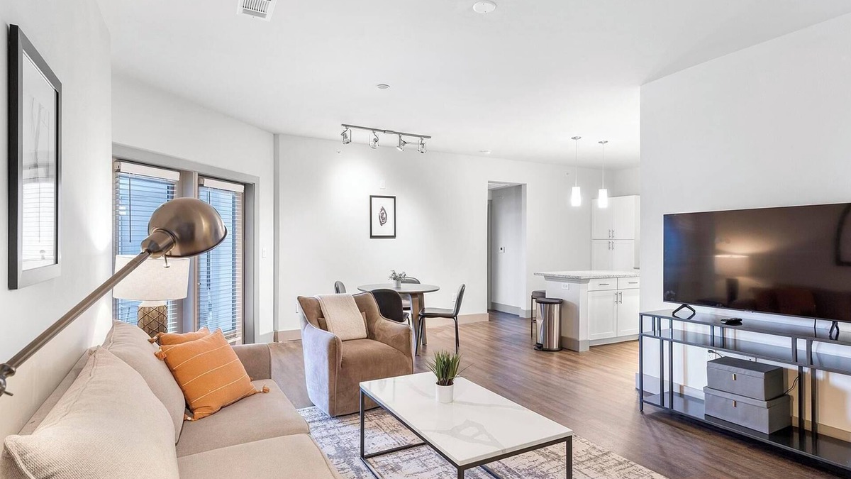 Haltom City Apartment | Landing | Stunning 2BD, Pool, Yoga Studio