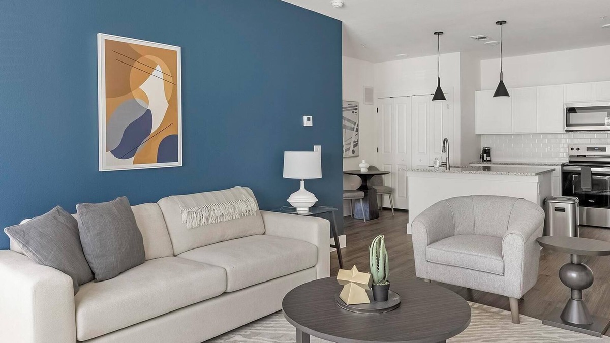 Venus Apartment | Landing | Stylish 1BD, Clubhouse, Pool
