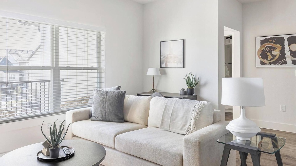 Venus Apartment | Landing | Stylish 2BD, Gym, Clubhouse
