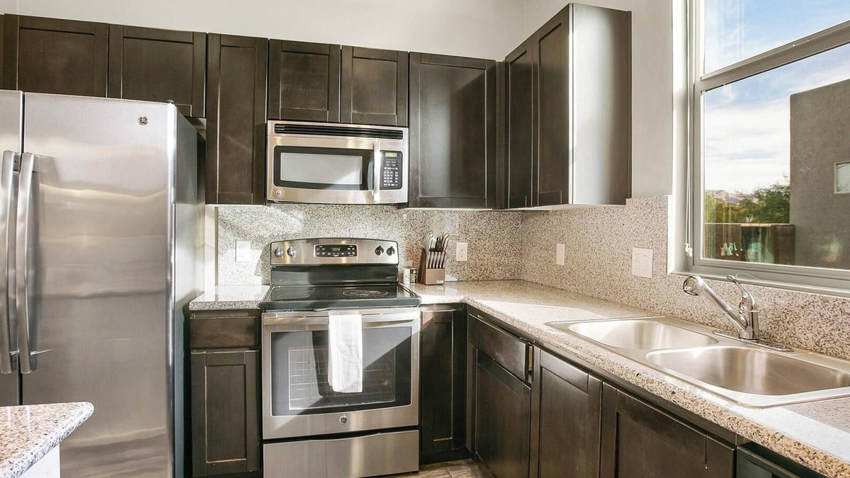 Central Business District Apartment | Landing | Stylish 2BD, Gym, Rooftop Lounge