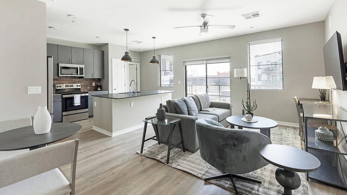 Warehouse District Apartment | Landing | Stylish 2BD, Yoga Studio, Rooftop Lounge