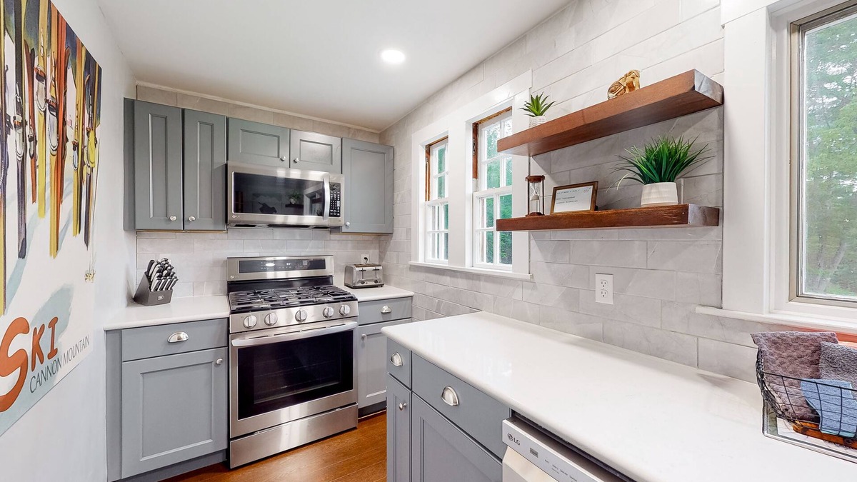 Franconia House | Landmark home with incredible mountain views, saltwater pool & hot tub