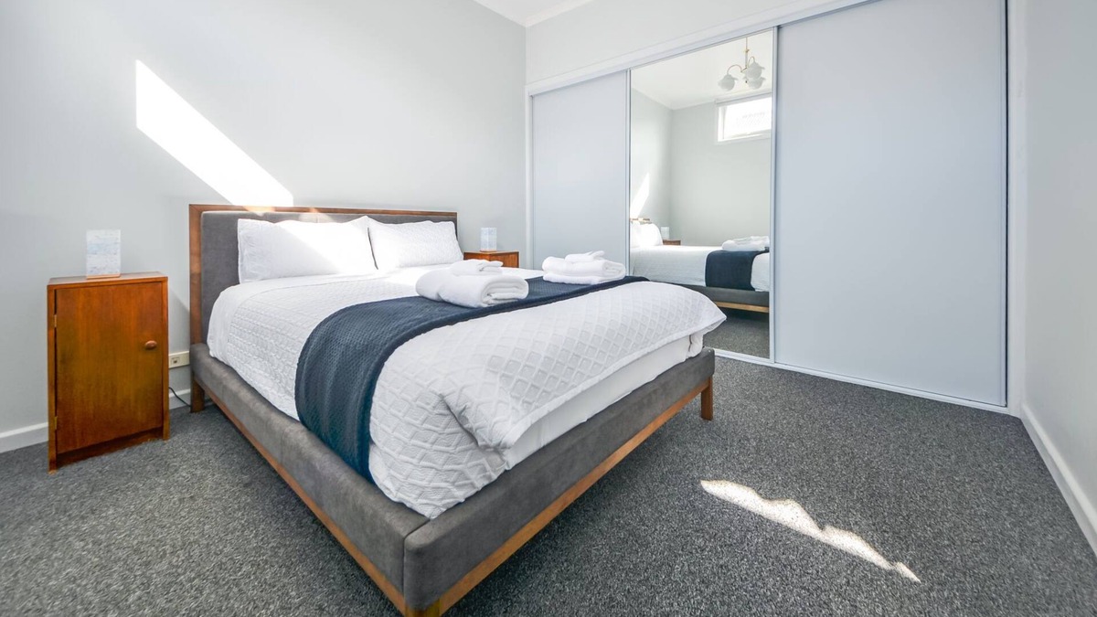 Portland Apartment | Laneway living in coastal town