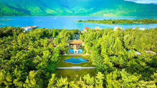 Lang Co Resort | Lang Co Beach Resort