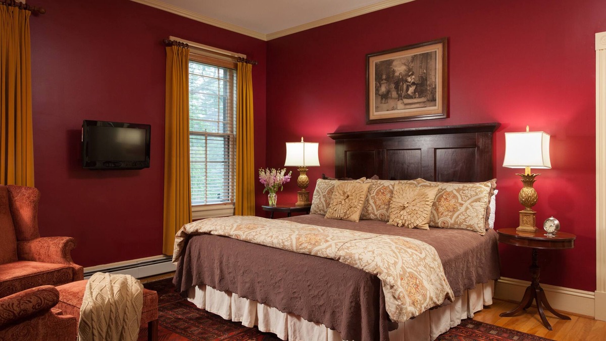 Burlington Bed & Breakfast | Lang House On Main Street