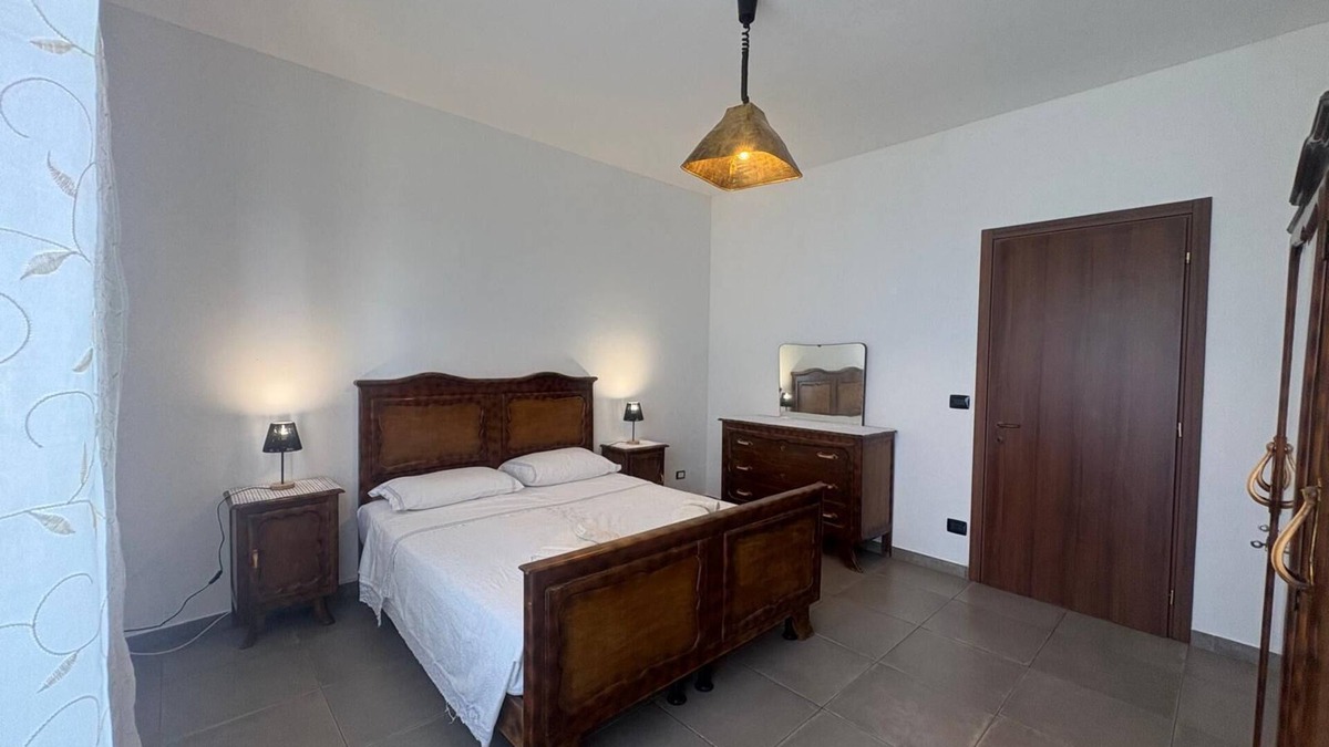 Mango Apartment | Langhe da Cartolina Accommodation with 6 beds plus a crib.