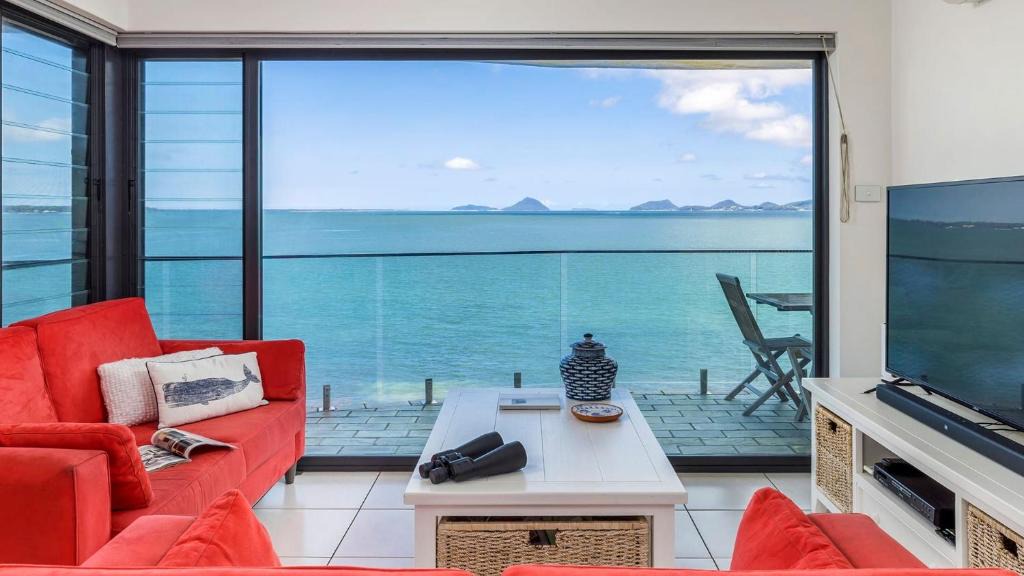 Soldiers Point House | Lanimer Spectacular Waterfront