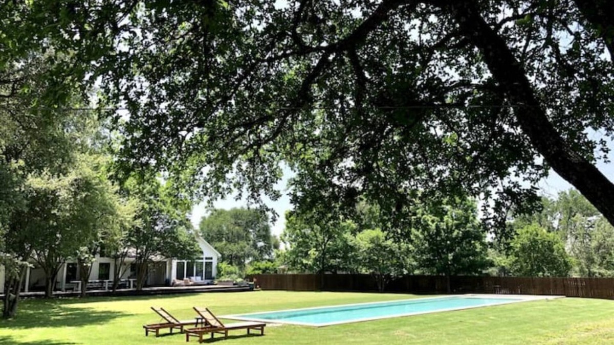 Shady Hollow House | Lap Pool, Infrared Sauna & 1+ Acre in South Austin