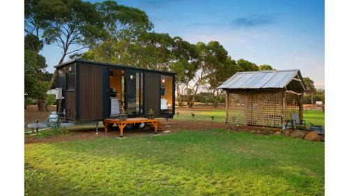 Purdeet House | Lara Grove Cottage by Tiny Away