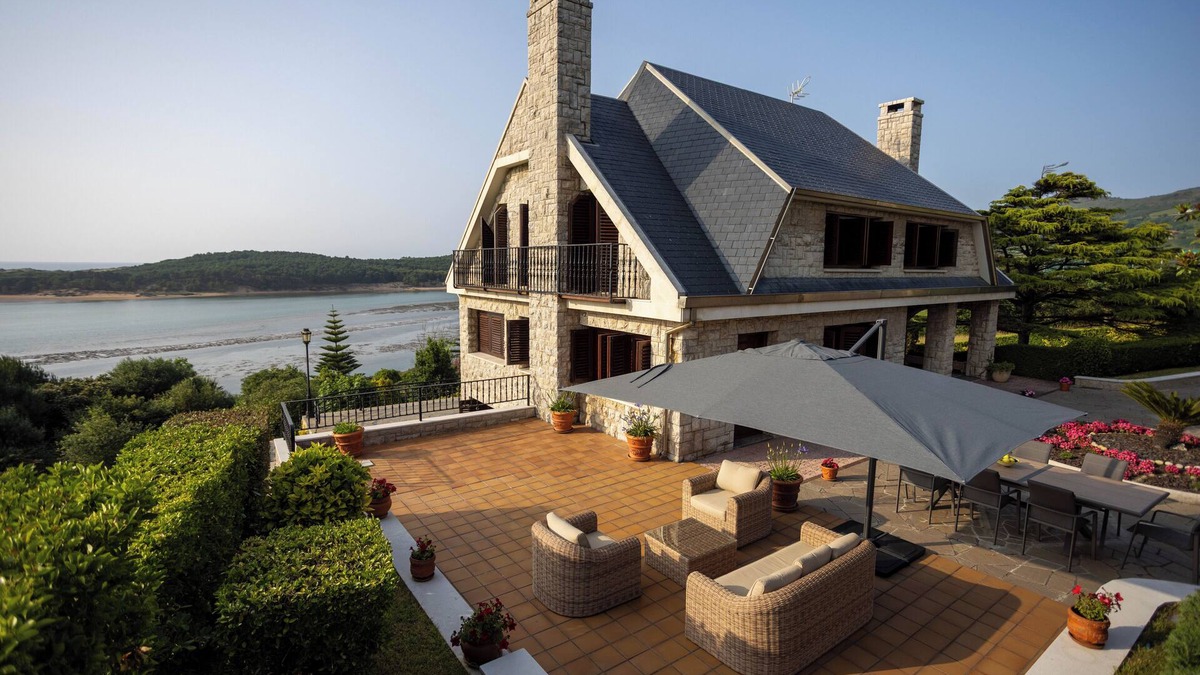 Mogro House | Lara village