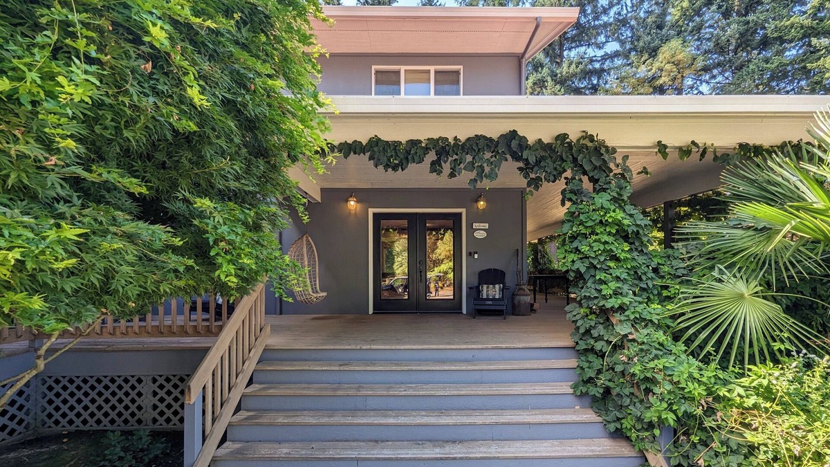 Yamhill County House | LARC Ranch ~ Serene Wine Country Escape!