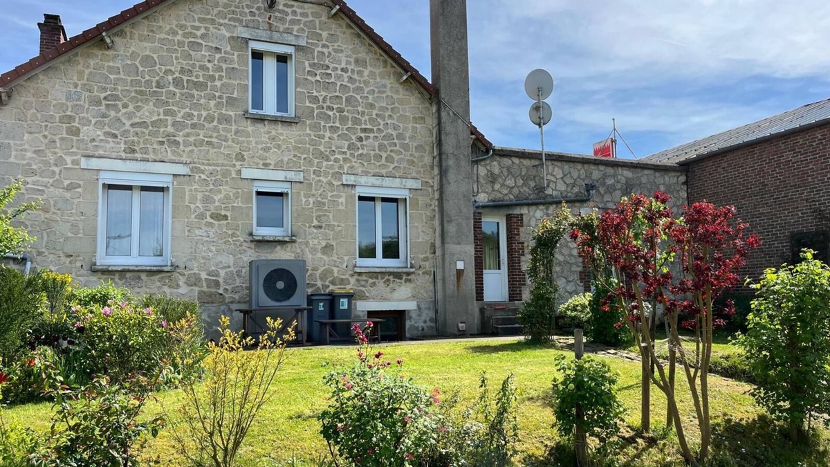 Coucy-le-Chateau-Auffrique House | Large house in the countryside, ideal for family or business stays!
