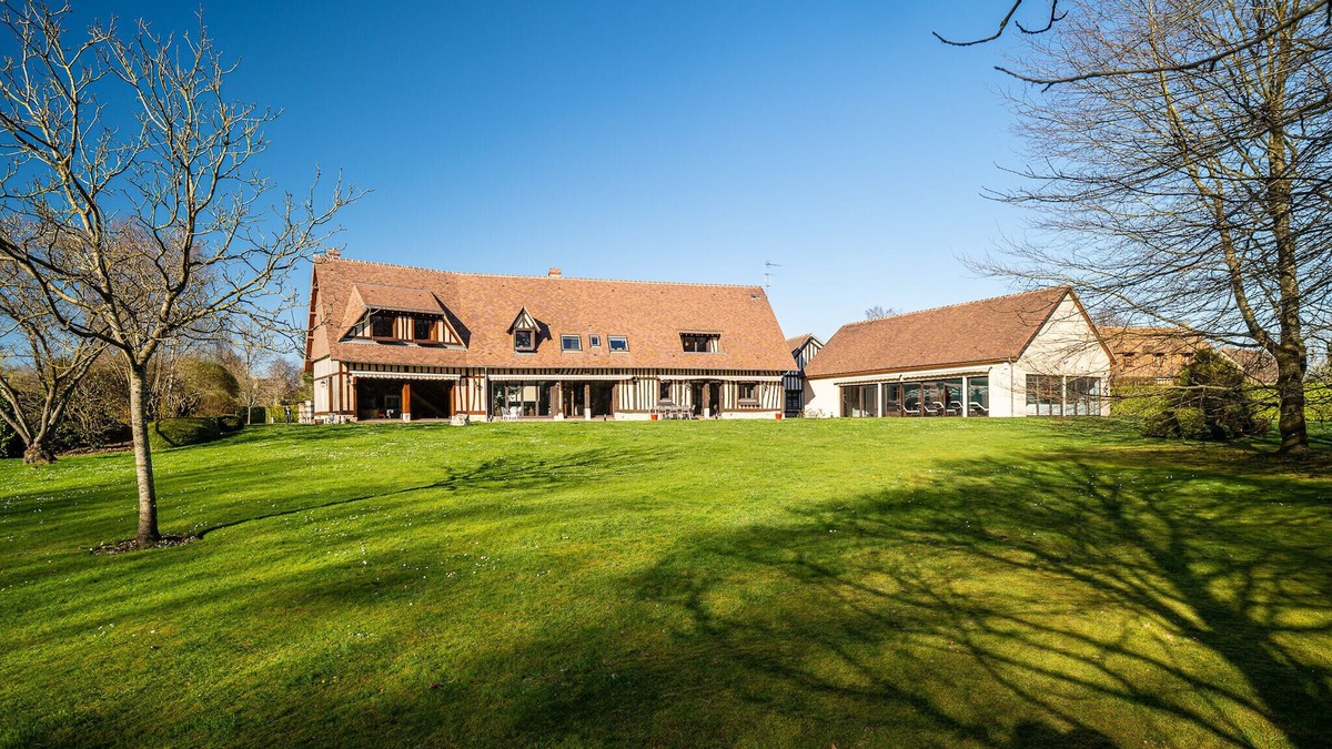 Saint-Ouen-de-Thouberville Other | Large charming Norman house with pool and cinema room