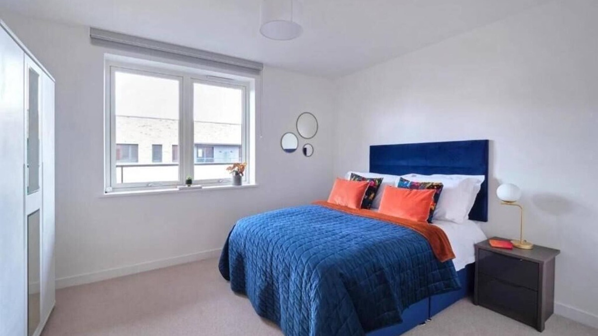Canning Town South Apartment | Large 1 Bedroom Apartment in Canning Town close to 02 Arena, Canary Wharf