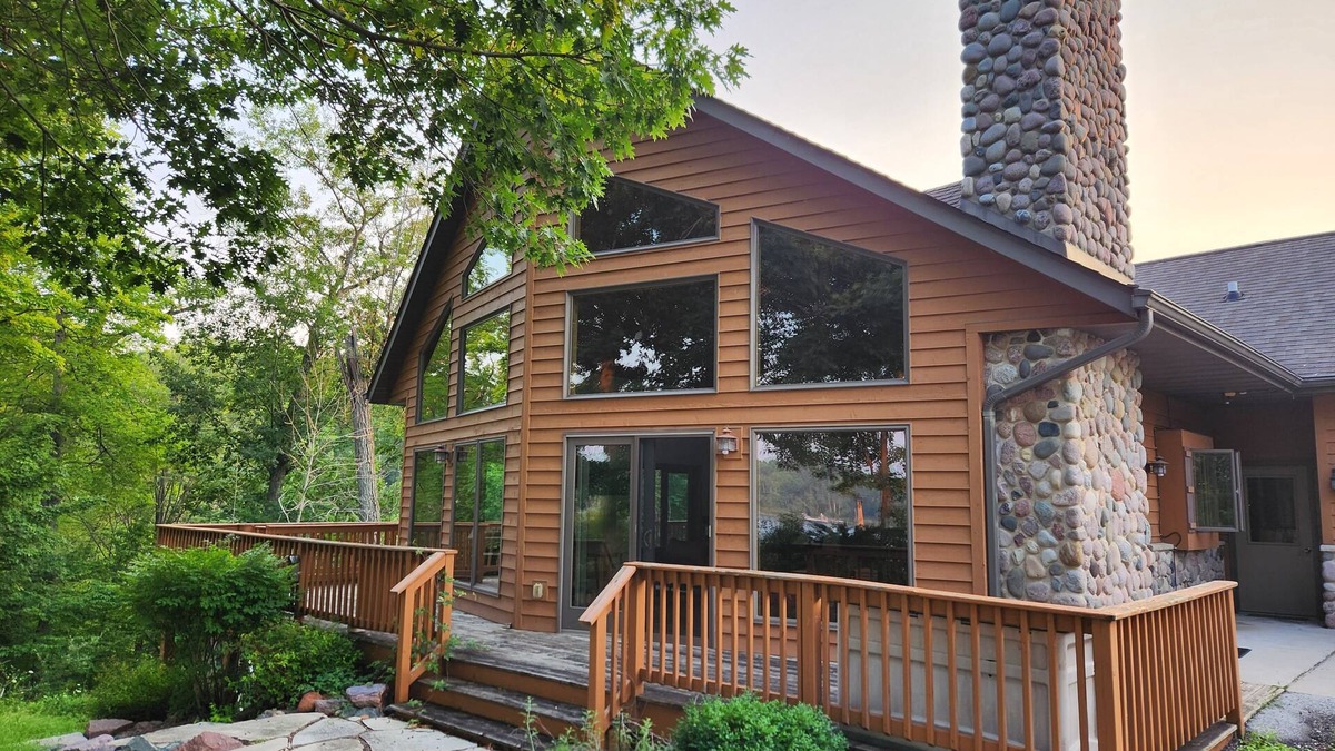 Campbellsport House | Large 3200 Sq Ft 4-bedroom house on Long Lake - Dundee