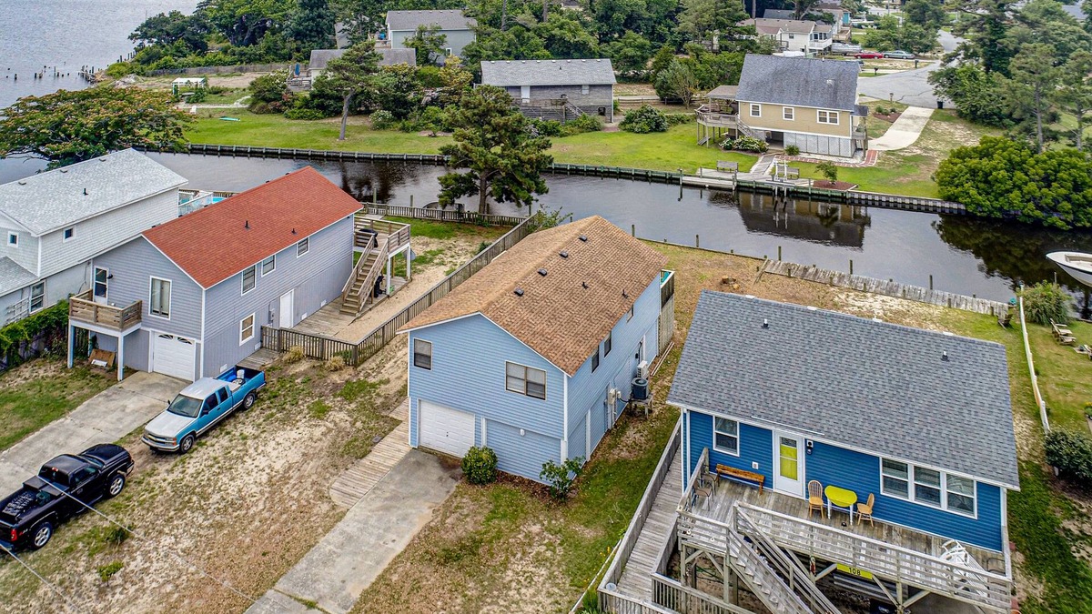 Colington House | Large 3BR Bayview Dog Friendly | Pool | Deck