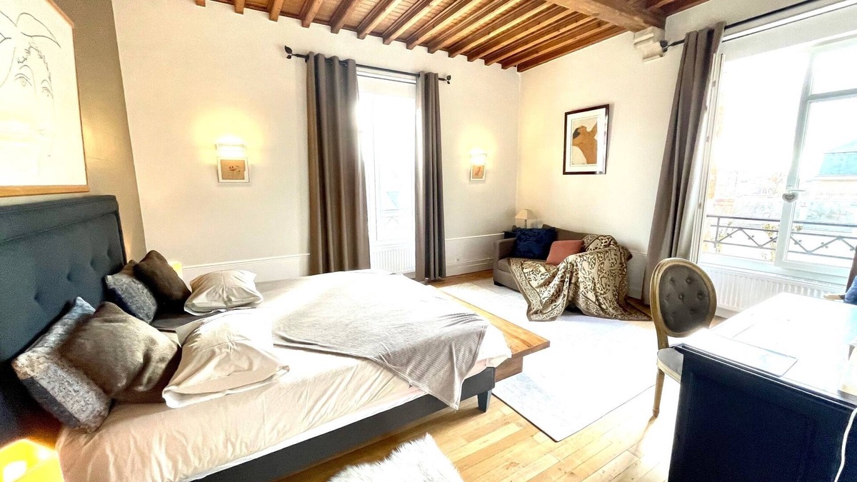 Chartres Apartment | Large 4* apartment for 6 people in the center of Chartres
