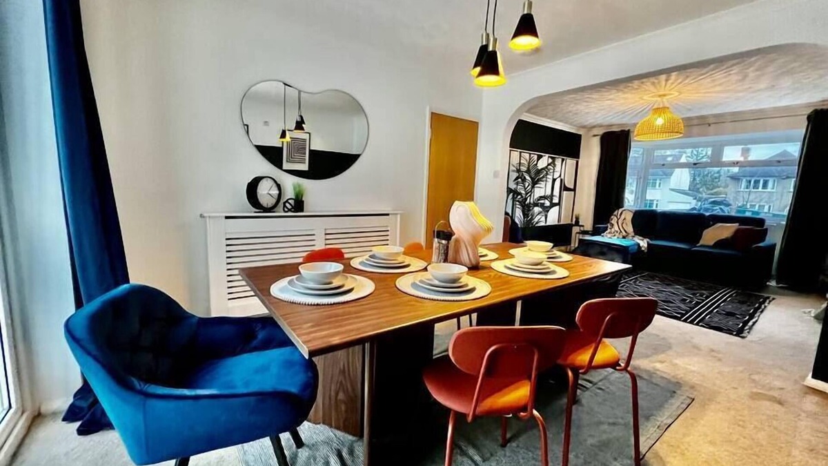 Headington House | Large 4 bed, 3 bathroom, Parking