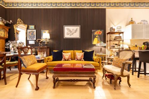 Paddington Apartment | Large 4-Bed 8-Guests w Patio 1841 House Paddington