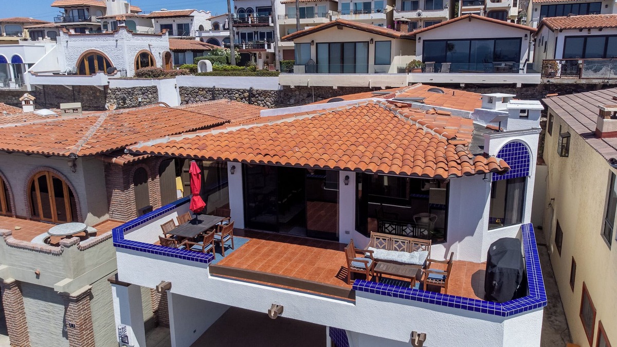 Las Gaviotas House | Large 4 Bedroom Luxury Home in Las Gaviotas!