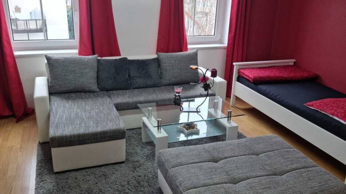 Marienthal West Apartment | Large 4-Room Apartment with Balcony and Wi-Fi