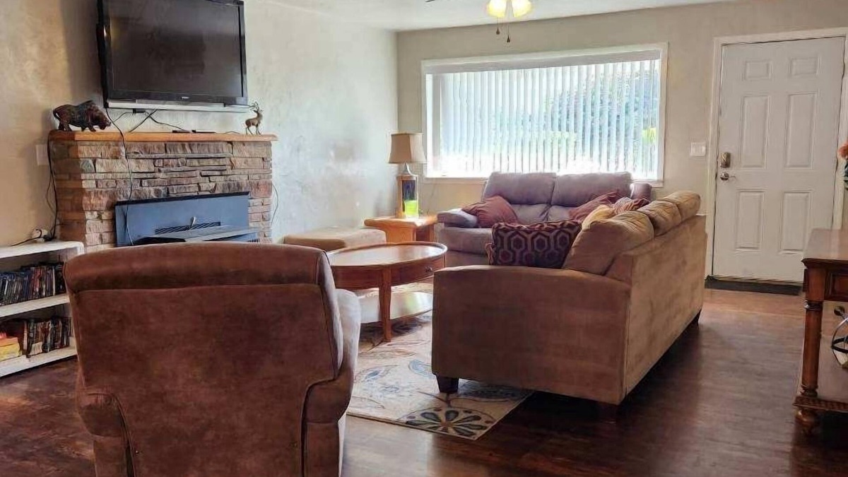 South Bechelli House | Large 5 bedroom house South Redding, great location,