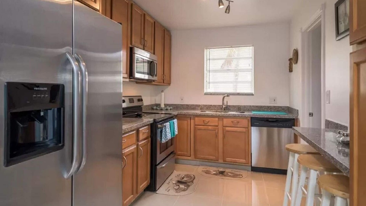 Boulevard Heights House | LARGE 5 Bedroom POOL HOME IN HOLLYWOOD WOW! plus POOL and more