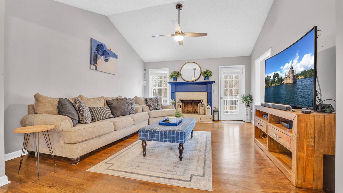 Powder Springs House | Large 5 bedroom home with fenced yard and custom fire pit