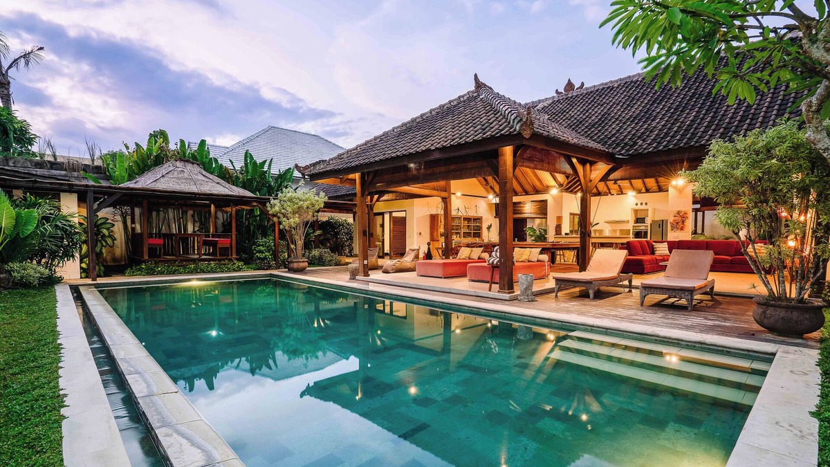 Sunset Road House | Large 5 bedroom villa with big pool - Seminyak