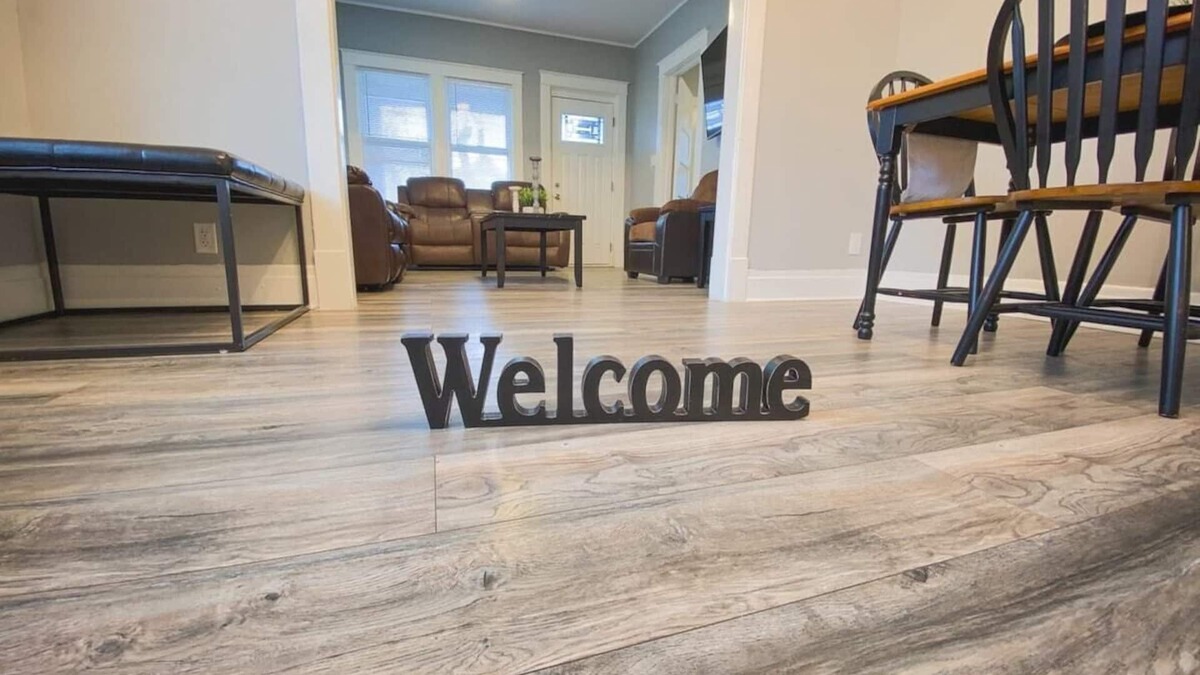 Niagara Falls House | Large 6BR, 2BA close to Niagara Falls