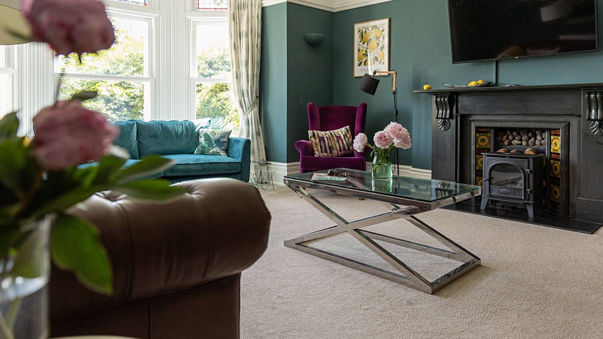 Hele House | Large All En Suite Grand House Close To Tunnels Beaches