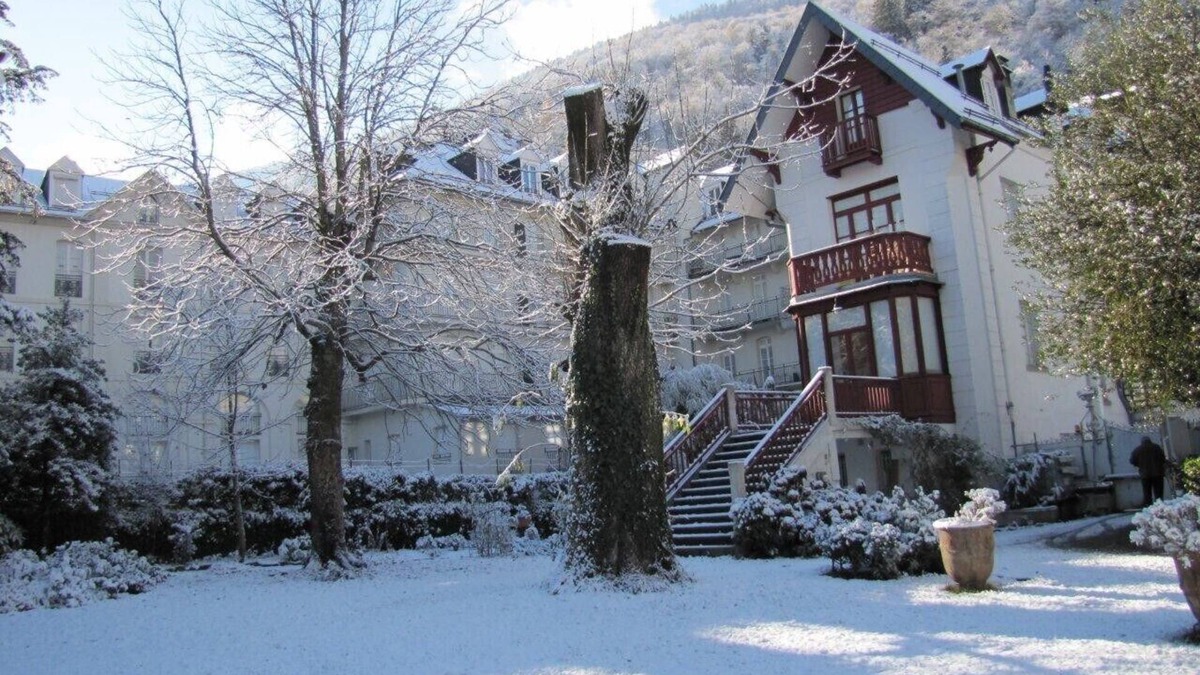 Bagneres-de-Luchon Villa | Large and charming house with garden in the city centre