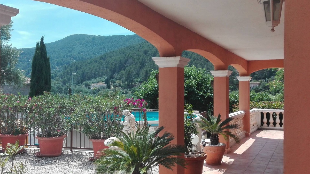 Sollies Pont Villa | Large and lively family villa in the heart of Provence