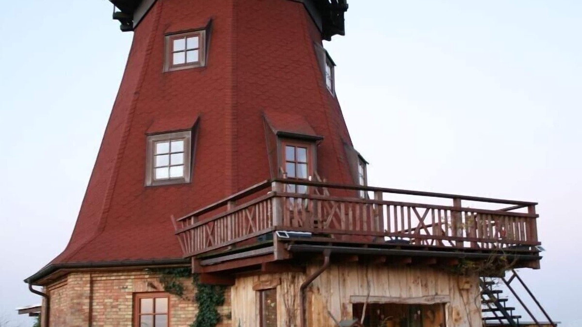 Neukalen House | large apartement with pool, pets are welcome, quiet location