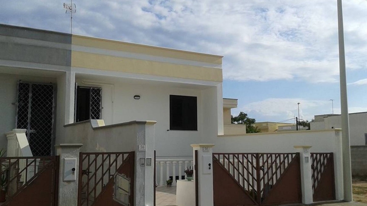 Torre San Giovanni Apartment | Large apartment for 4 people a few steps from the Torre San Giovanni course