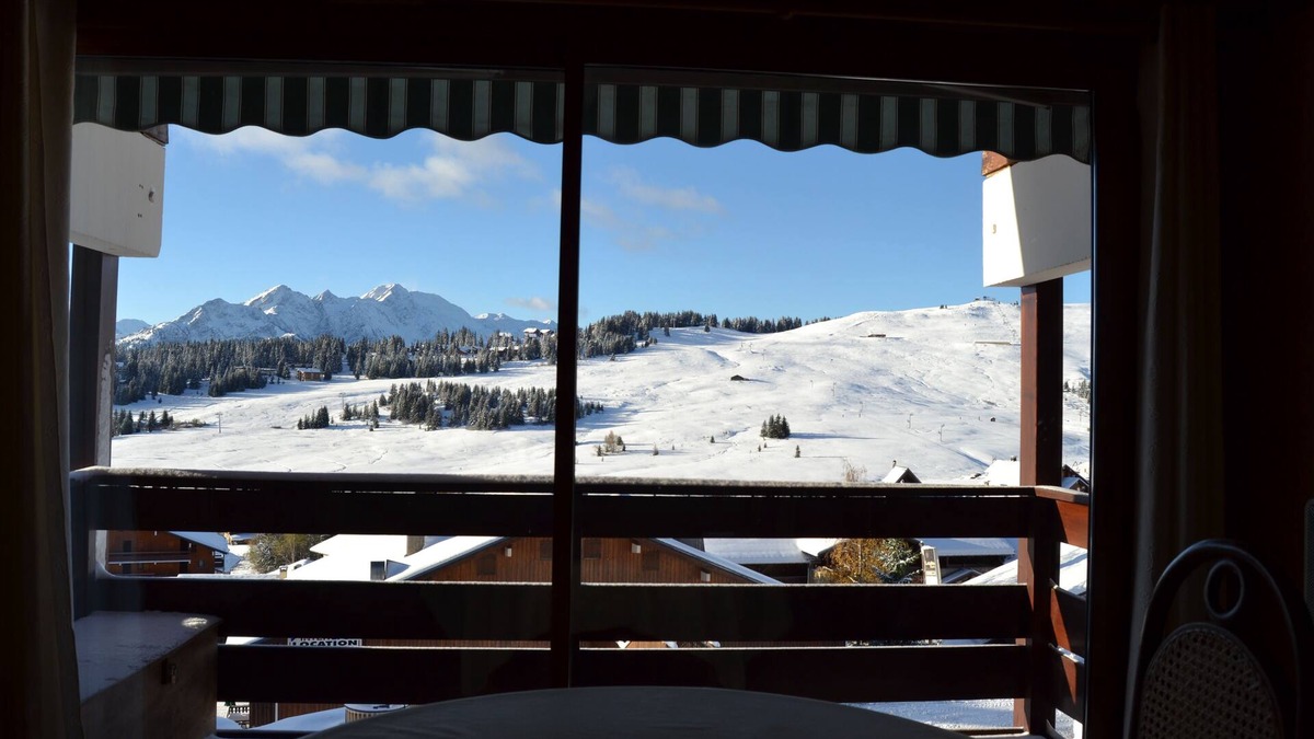 Les Saisies Apartment | Large apartment in resort center
