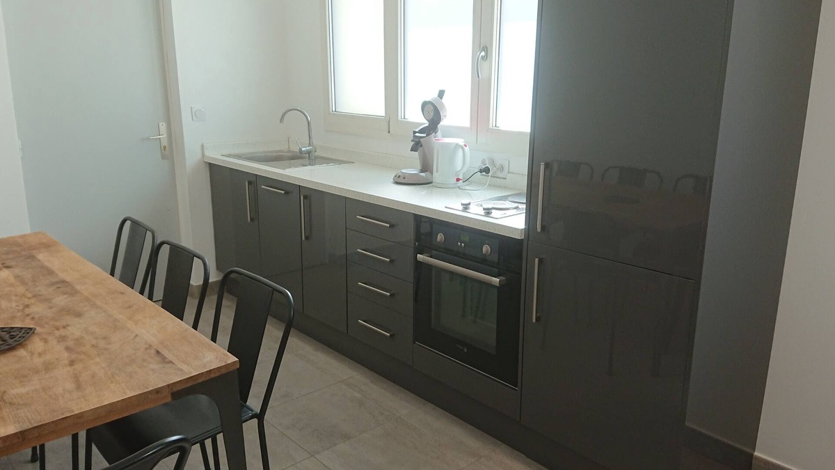 Charmettes - Bellecombe Apartment | Large apartment in the Bellecombe district. Near Part Dieu train station.