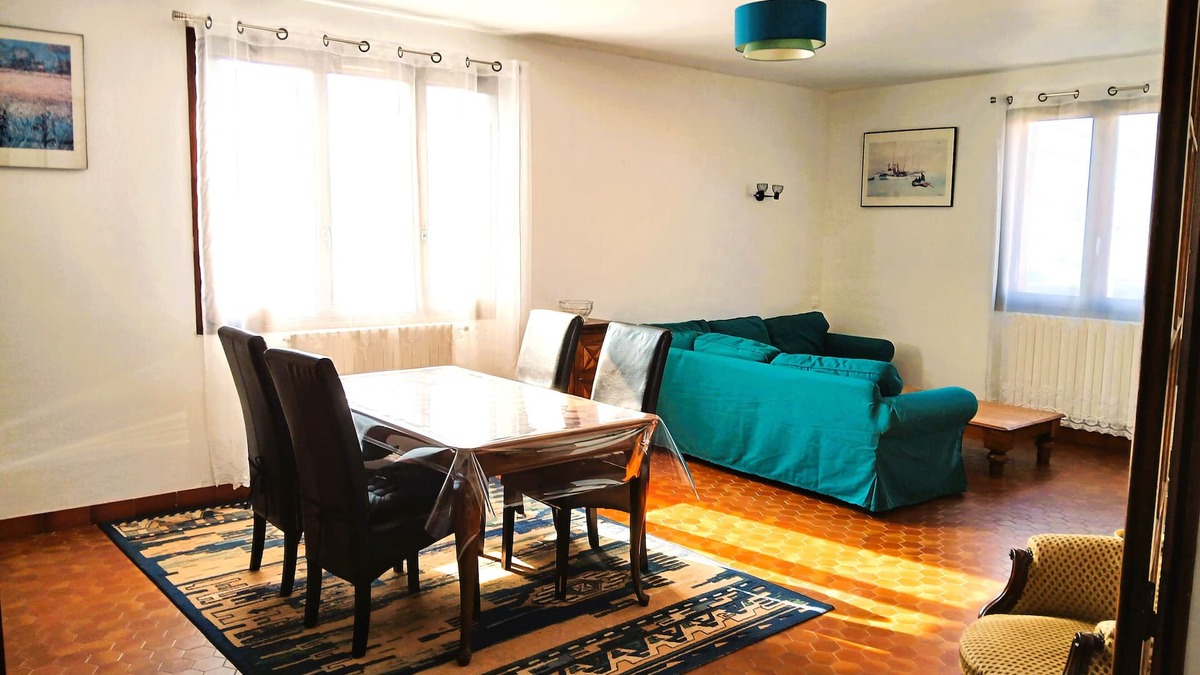 Condom Apartment | Large apartment near the center, swimming pool and leisure center