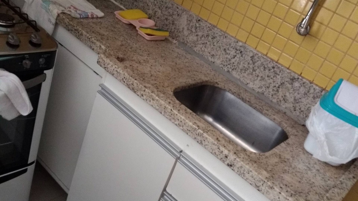 Nazare Apartment | Large bedroom and living room, laundry area, washing machine. He doesn't even know how to climb stairs