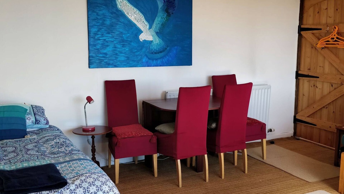 Glastonbury House | Large Bedroom for 1, 2 or 3 People with Panoramic View