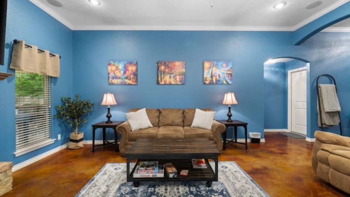 Belton House | Large Belton Home near Expo Ctr
