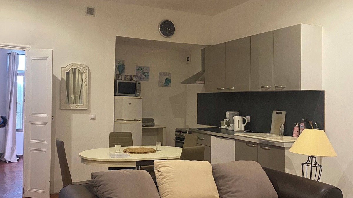 Villeneuve-les-Beziers House | Large, bright apartment90 square metres Near the Canal du Midi-Four people