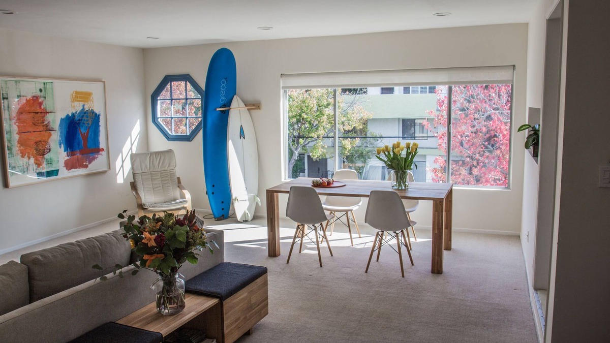Wilshire Montana Apartment | Large, bright, and sunny apartment steps from beach