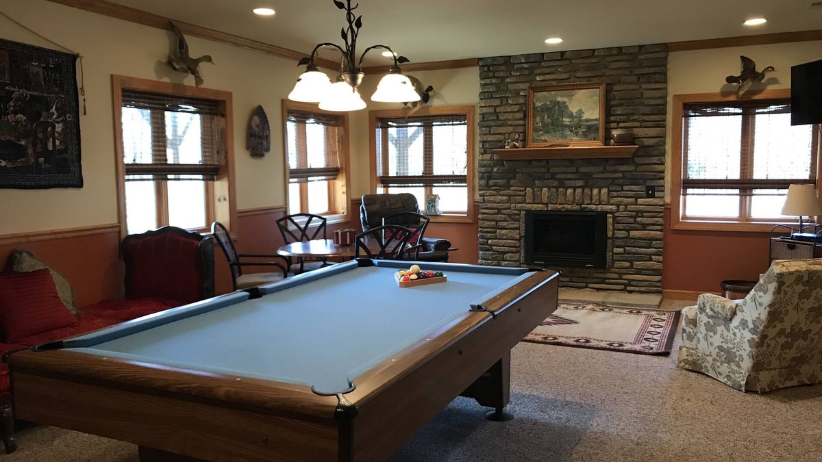 Ferguson Cabin | Large Cabin,Pool Table,Hot Tub,Horse Barn, Pet Friendly