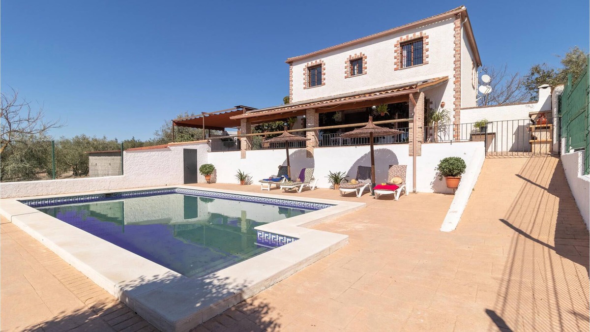 Cabra House | Large charming cottage with pool