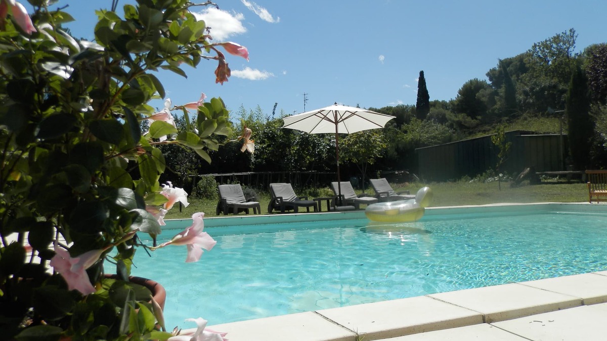 Aiguerelles House | Large charming studio of 45m2 with swimming pool in a wooded park of 5000m2