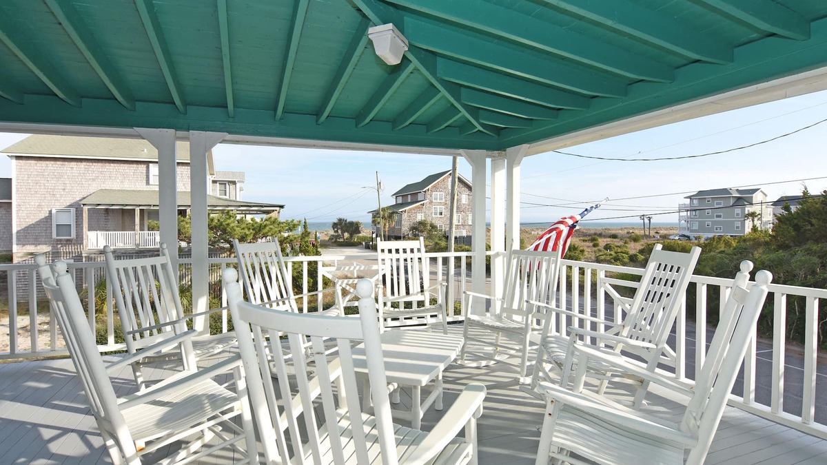 Wrightsville Beach House | Large classic beach cottage - great for large groups!
