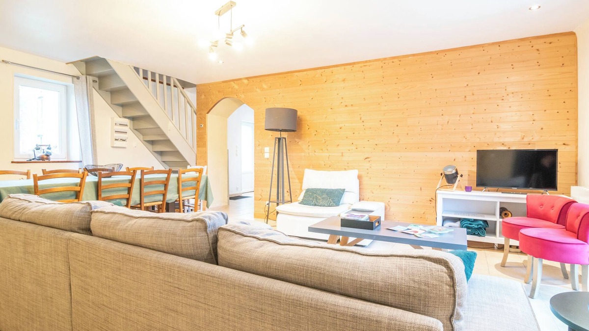 La Chapelle sur Vire Cottage | Large cottage with heated pool near the D-Day beaches