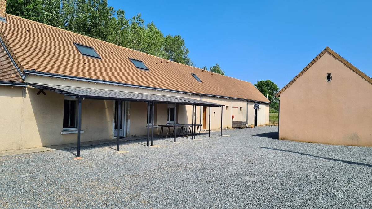 Les Frogeries House | Large country house